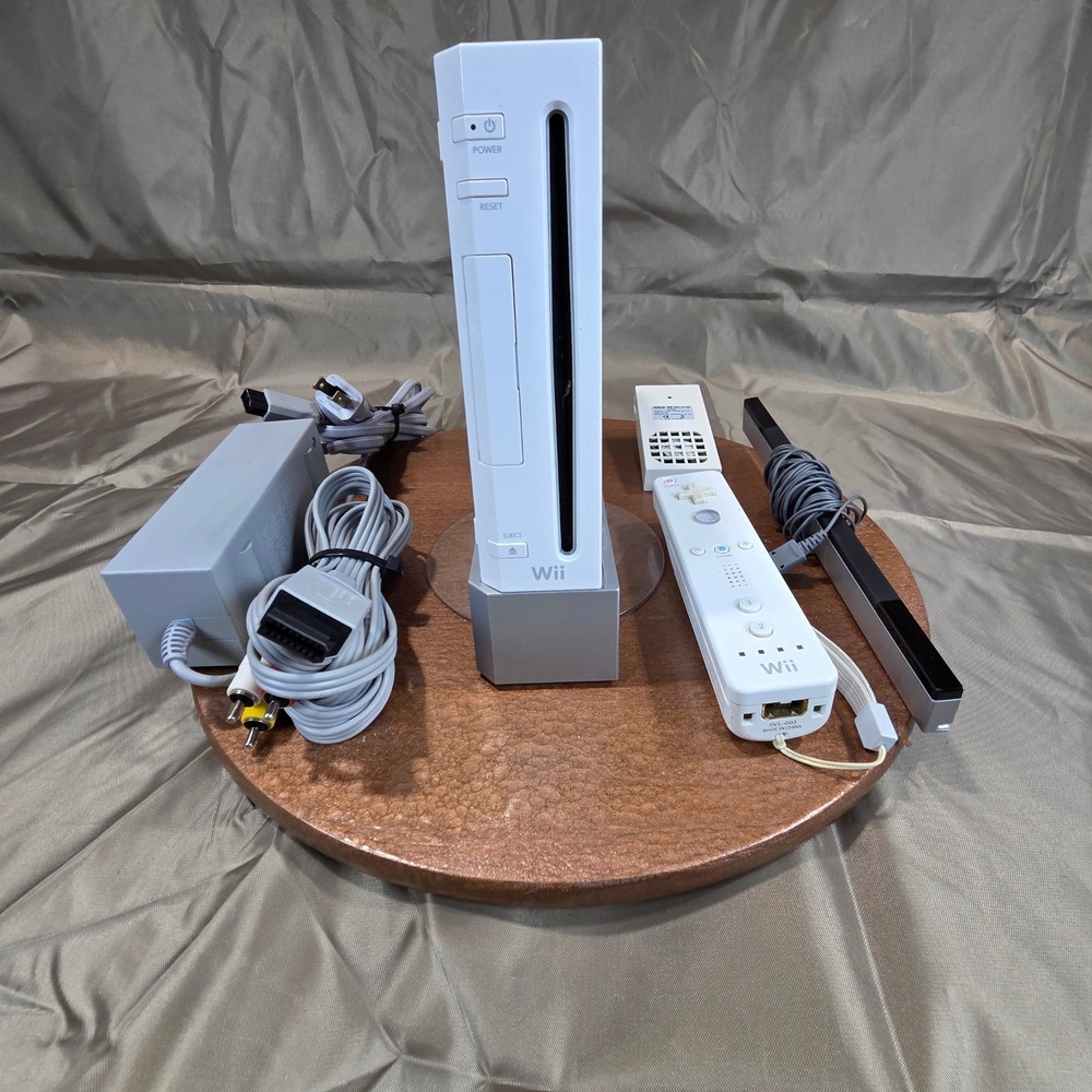 Nintendo Wii Console White Bundle RVL-001 GameCube Ports Remote Sensor Tested